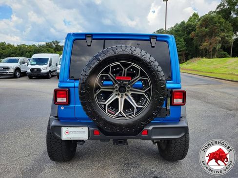 Used 2024 Jeep Wrangler Unlimited Sport AWD/4WD image 4