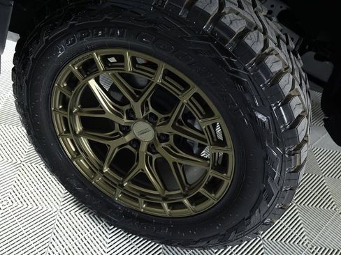 Used 2025 Ford F150 Raptor image 46