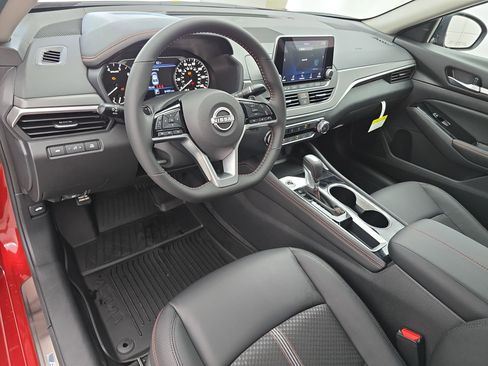 New 2025 Nissan Altima 2.5 SR image 15