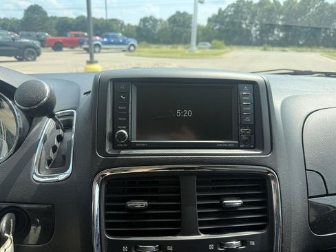 Used 2017 Dodge Grand Caravan SE w/ Power Window Group FWD image 20