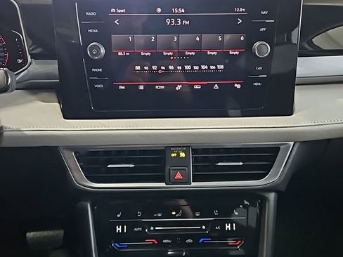 New 2026 Volkswagen Taos SEL AWD/4WD image 30