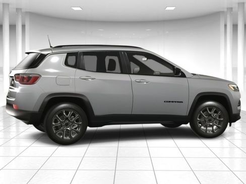 Certified 2025 Jeep Compass Latitude w/ Convenience Group image 6