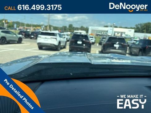 Used 2018 Chevrolet Silverado 1500 LT w/ All Star Edition AWD/4WD image 16