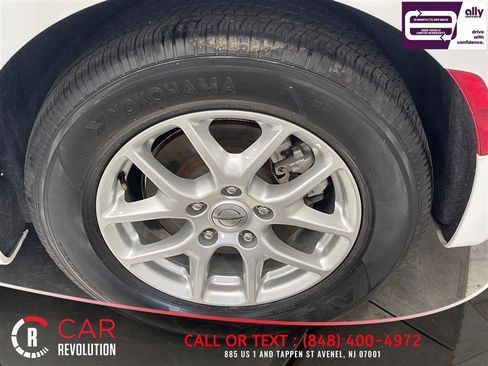 Used 2023 Chrysler Pacifica Touring-L FWD image 56