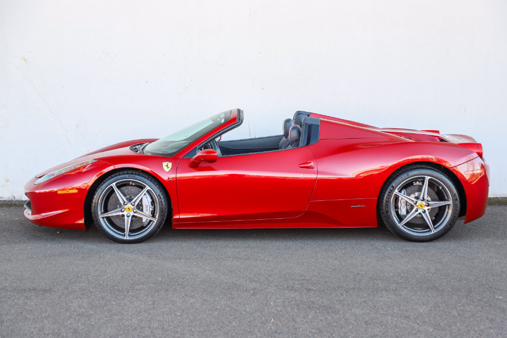 Used 2012 Ferrari 458 Spider RWD image 11