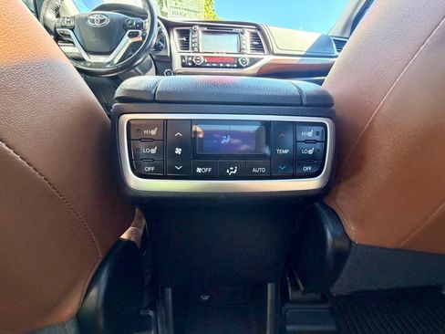 Used 2017 Toyota Highlander Limited Platinum w/ Protection Package #3 AWD/4WD image 22