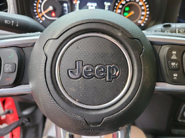 Used 2025 Jeep Wrangler Unlimited Sahara AWD/4WD image 27