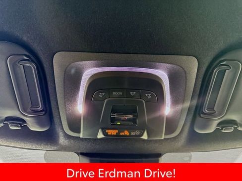 Certified 2025 Toyota Corolla SE image 18