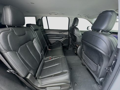 Used 2023 Jeep Grand Cherokee L Limited AWD/4WD image 20
