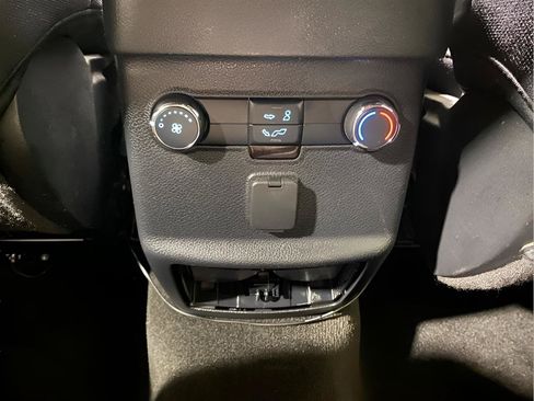 Used 2016 Ford Explorer XLT AWD/4WD image 13