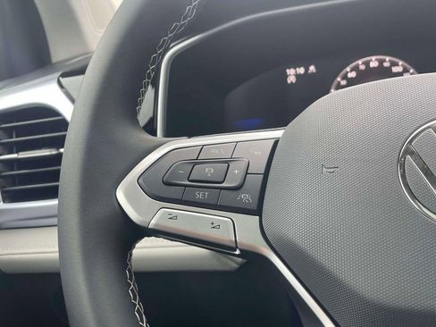 New 2026 Volkswagen Taos SE image 20