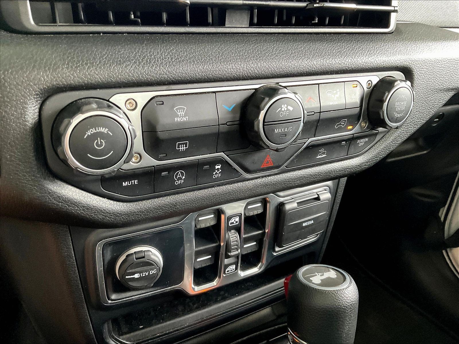 Used 2024 Jeep Wrangler Unlimited Sport AWD/4WD image 15