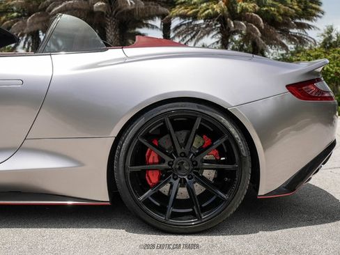 Used 2014 Aston Martin Vanquish Volante RWD image 3