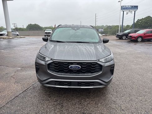 Used 2023 Ford Escape ST-Line w/ Tech Pack #1 AWD/4WD image 2