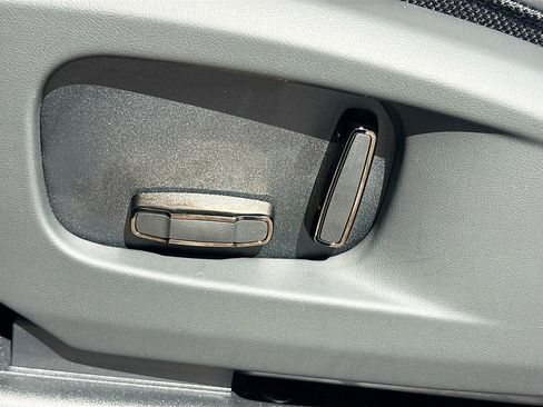 New 2026 Land Rover Defender 110 OCTA image 24