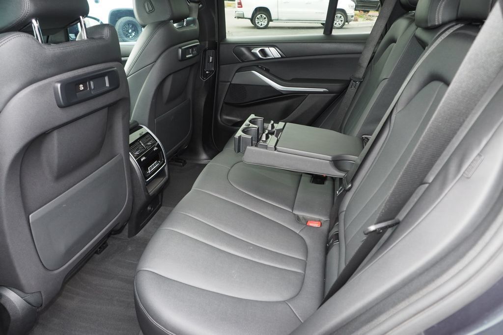 Used 2019 BMW X5 xDrive40i w/ Convenience Package AWD/4WD image 15