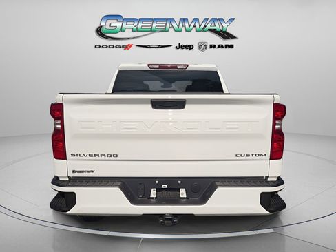 Used 2025 Chevrolet Silverado 1500 Custom image 2