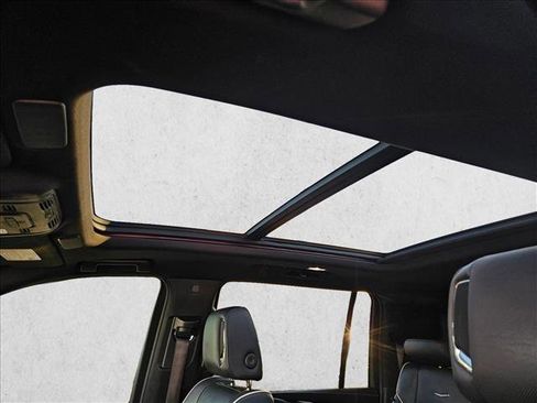 Used 2022 Cadillac Escalade ESV Premium Luxury image 16