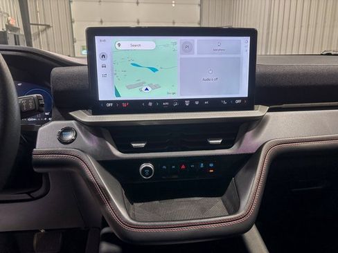 Used 2025 Ford Explorer ST-Line w/ ST-Line Street Pack image 21