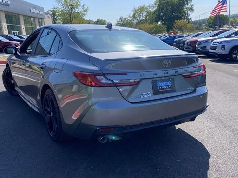 Used 2025 Toyota Camry SE image 5