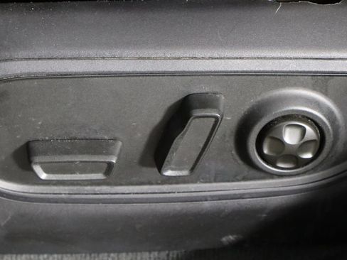 Used 2023 Jeep Grand Cherokee Limited AWD/4WD image 23