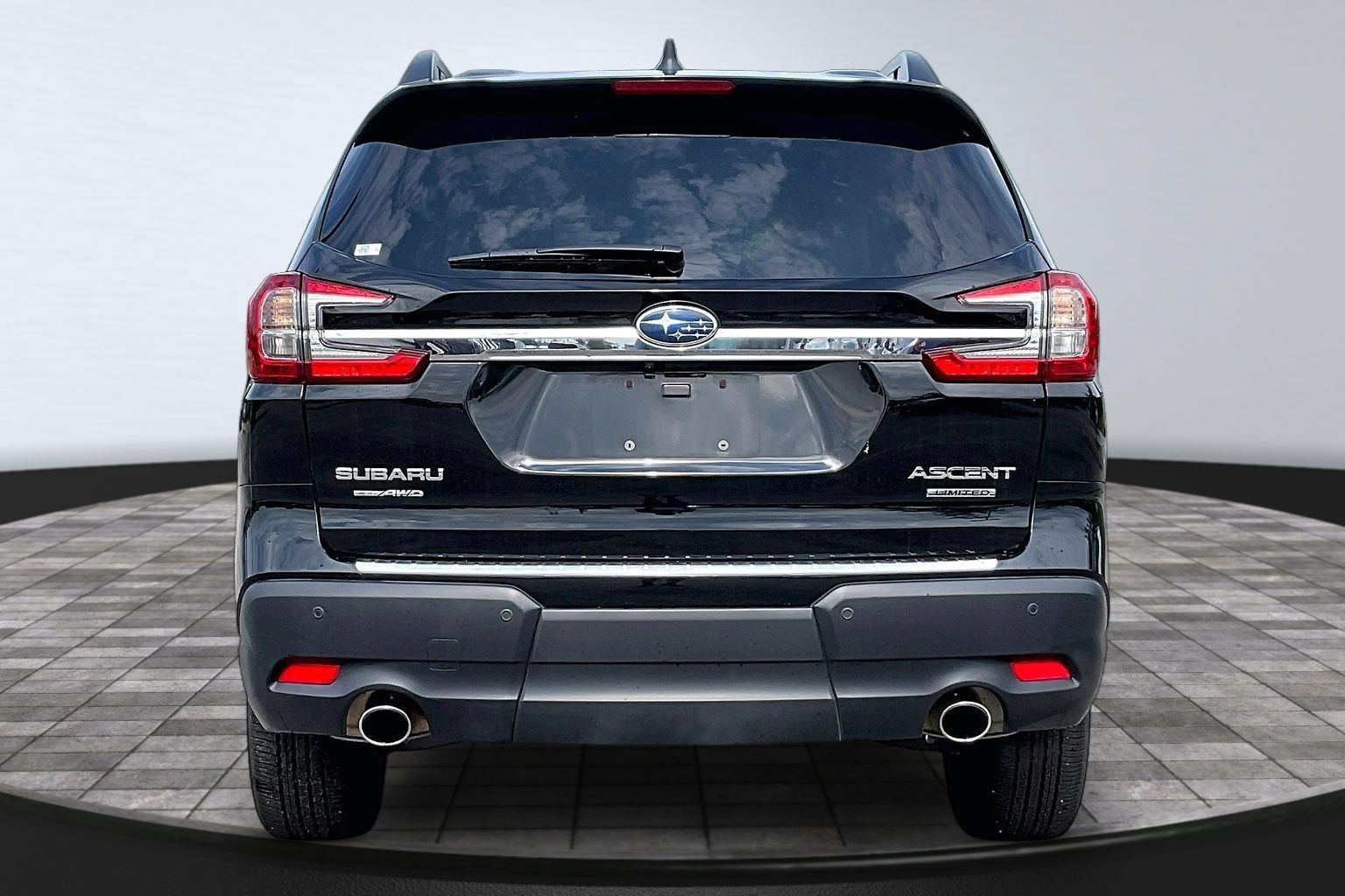 Used 2025 Subaru Ascent Limited AWD/4WD image 4