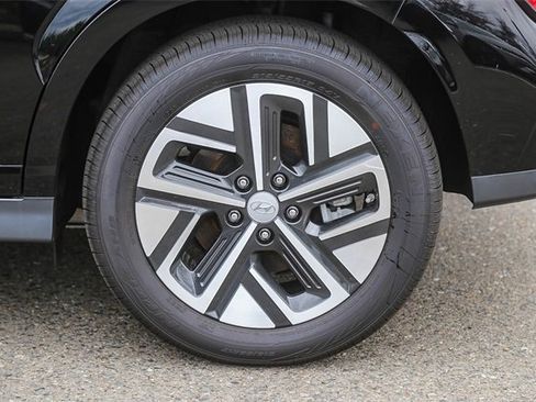 Certified 2022 Hyundai Kona Limited image 12