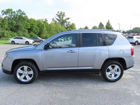 Used 2016 Jeep Compass Sport w/ Power Value Group FWD image 3