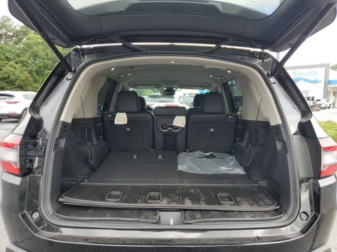 Used 2025 Honda Pilot EX-L image 8