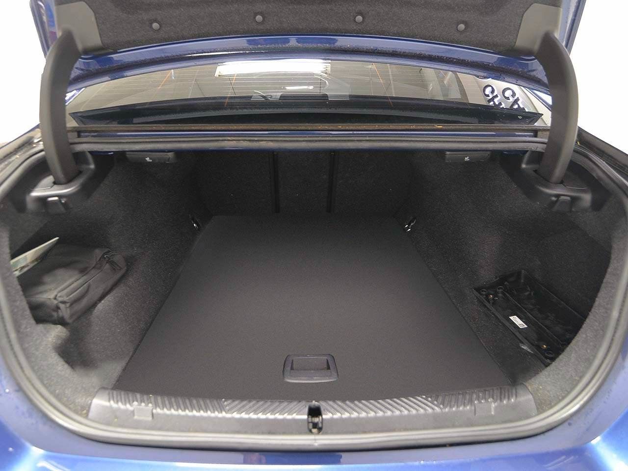 Used 2024 BMW i5 eDrive40i w/ M Sport Package RWD image 12
