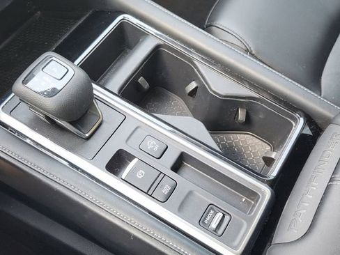 Used 2023 Nissan Pathfinder SL w/ SL Premium Package FWD image 20
