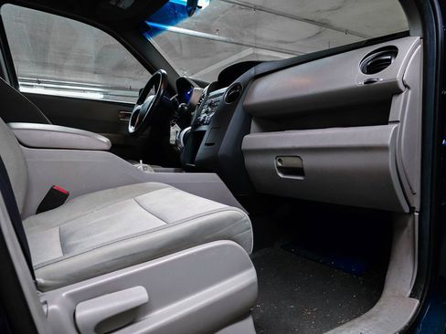 Used 2011 Honda Pilot LX image 32