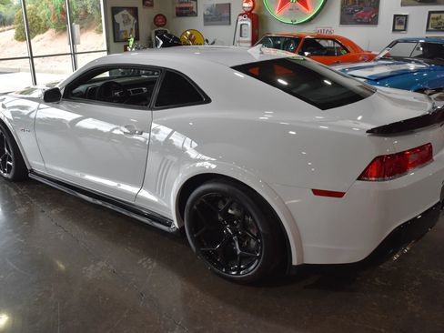 Used 2014 Chevrolet Camaro Z/28 RWD image 6