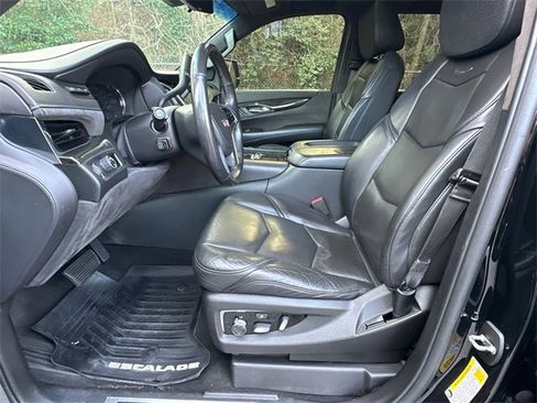 Used 2018 Cadillac Escalade Platinum image 9