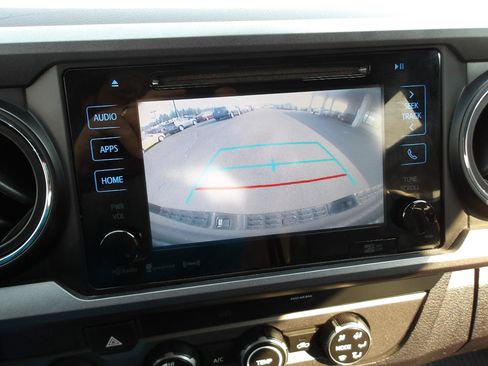 Used 2019 Toyota Tacoma TRD Off-Road AWD/4WD image 19