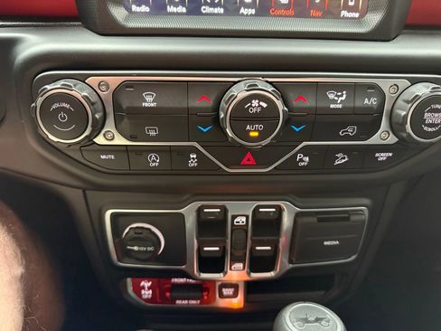 Used 2019 Jeep Wrangler Unlimited Rubicon image 18