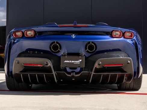 Used 2022 Ferrari SF90 Spider AWD/4WD image 8