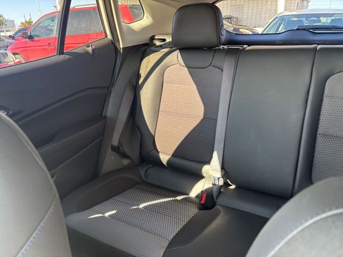 Used 2025 Chevrolet Trax LT image 37