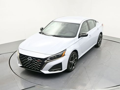 Used 2025 Nissan Altima 2.5 SR AWD/4WD image 18