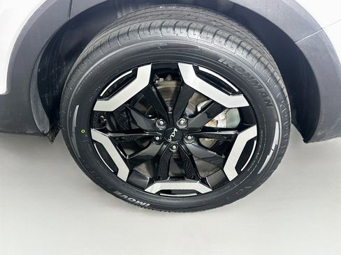 Used 2025 Kia Telluride S FWD image 11