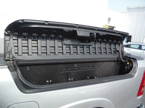 Used 2022 RAM 1500 Laramie AWD/4WD image 10