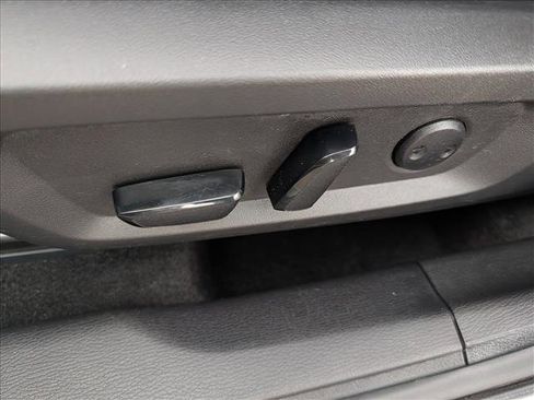 Used 2024 Mitsubishi Outlander SE image 28