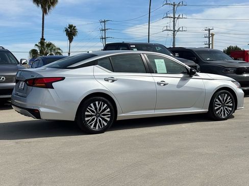 Used 2024 Nissan Altima 2.5 SV image 5