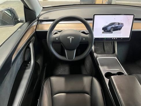 Used 2024 Tesla Model Y Long Range RWD image 18
