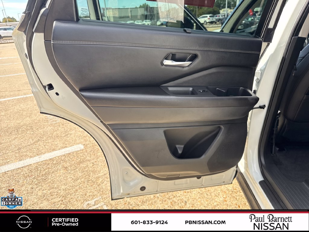 Certified 2024 Nissan Pathfinder Platinum w/ Cargo Package FWD image 34