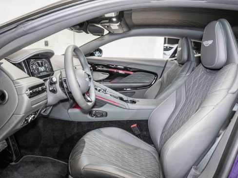 Used 2024 Aston Martin DB12 Coupe image 13