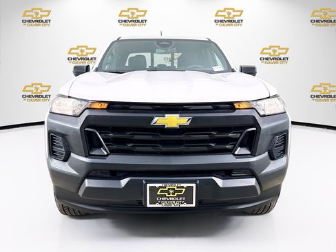 Used 2024 Chevrolet Colorado W/T w/ WT Convenience Package II RWD image 2