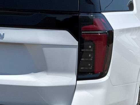 New 2026 Chevrolet Suburban LS AWD/4WD image 28