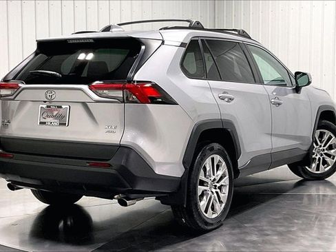 Used 2020 Toyota RAV4 XLE Premium AWD/4WD image 13