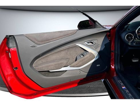 Used 2019 Chevrolet Camaro ZL1 RWD image 30